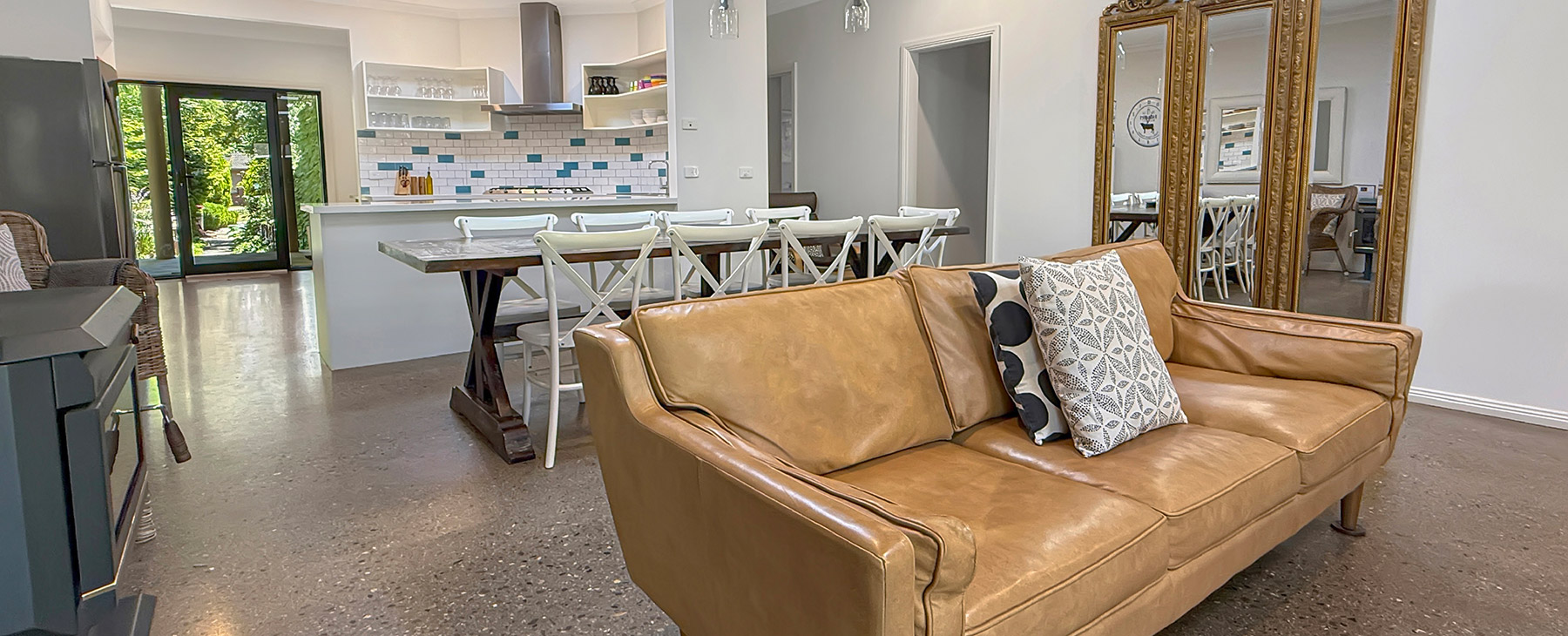 10-Seating--dining-for-10-guests