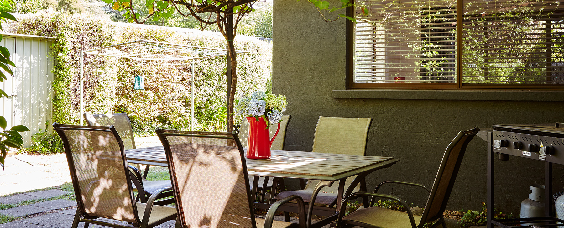 17-Eat-out-under-your-vine-covered-patio.--Gas-BBQ