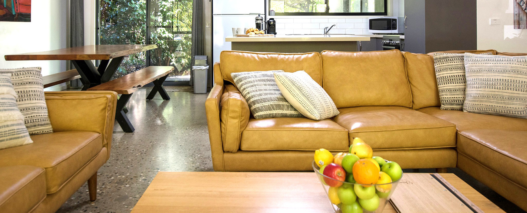 7a-Open-plan-living-at-its-best.--Light-filled-open-spaces.