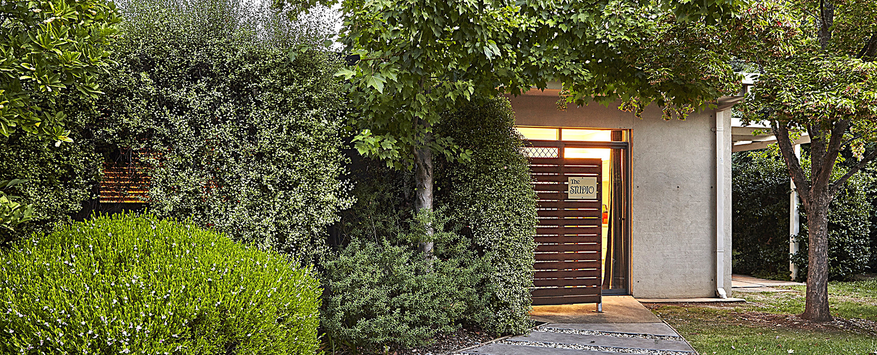 7a.---Your-own-private-driveway-and-park-right-at-your-front-door