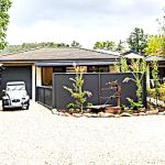 3a.--Set-in-a-quiet-court-5-minutes-walk-to-town.--Walking-distance-but-out-of-the-bustle.--Parking-for-5-cars