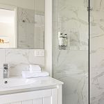 4a--Brand-new-bathroom.--Everything-sparkling-new-and-clean.---Fluffy-towels-and-premium-quality-toiletries